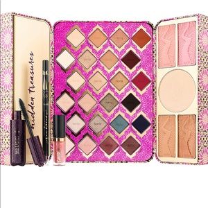 Tarte Holiday Limited Edition Treasure Box Collector’s Set